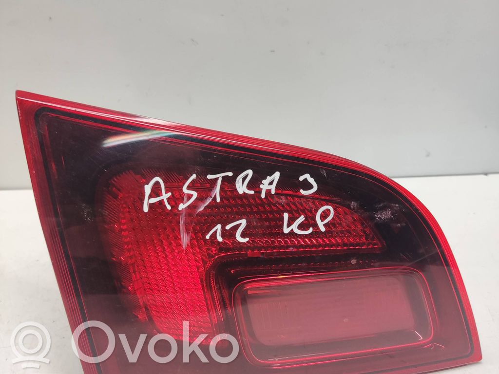 Opel Astra J Lampy tylnej klapy bagażnika 
