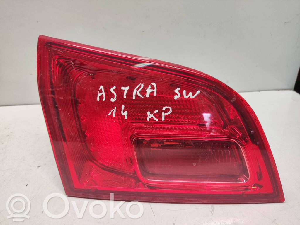 Opel Astra J Lampy tylnej klapy bagażnika 