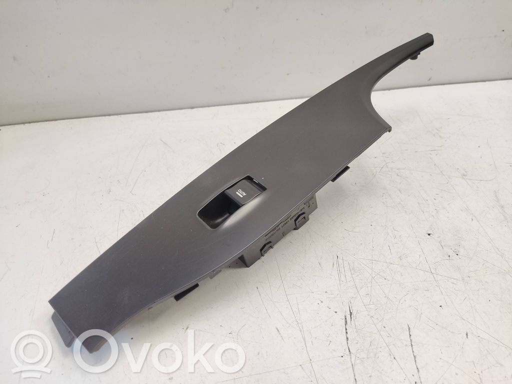Hyundai i40 Electric window control switch 