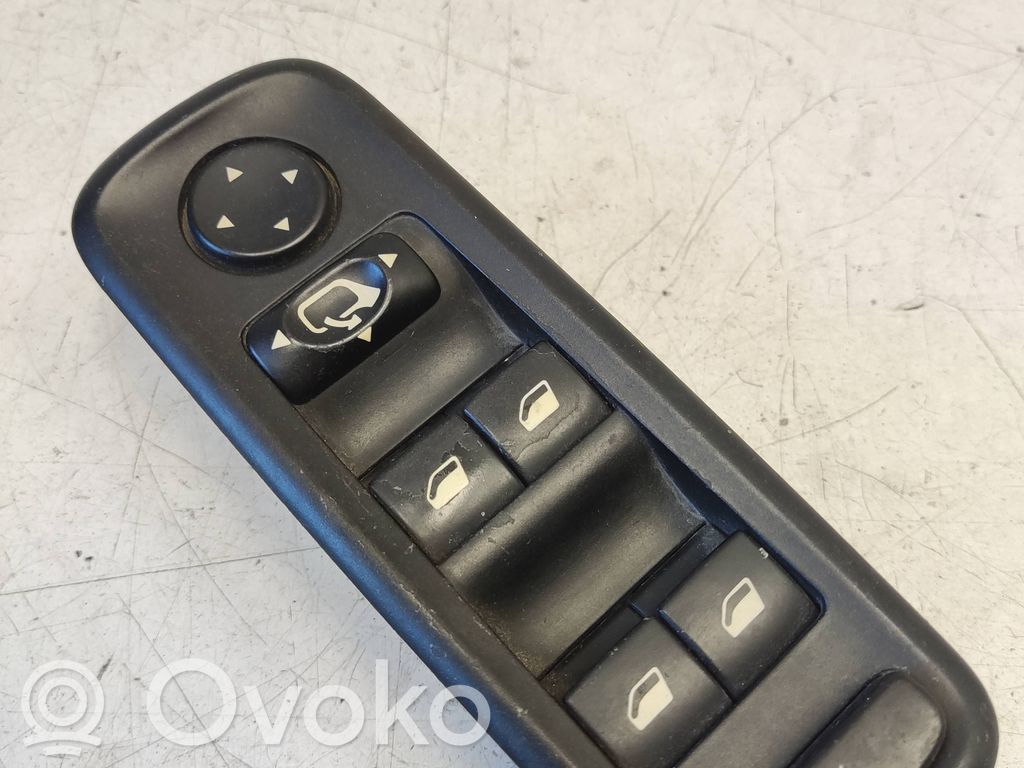 Peugeot 807 Electric window control switch 