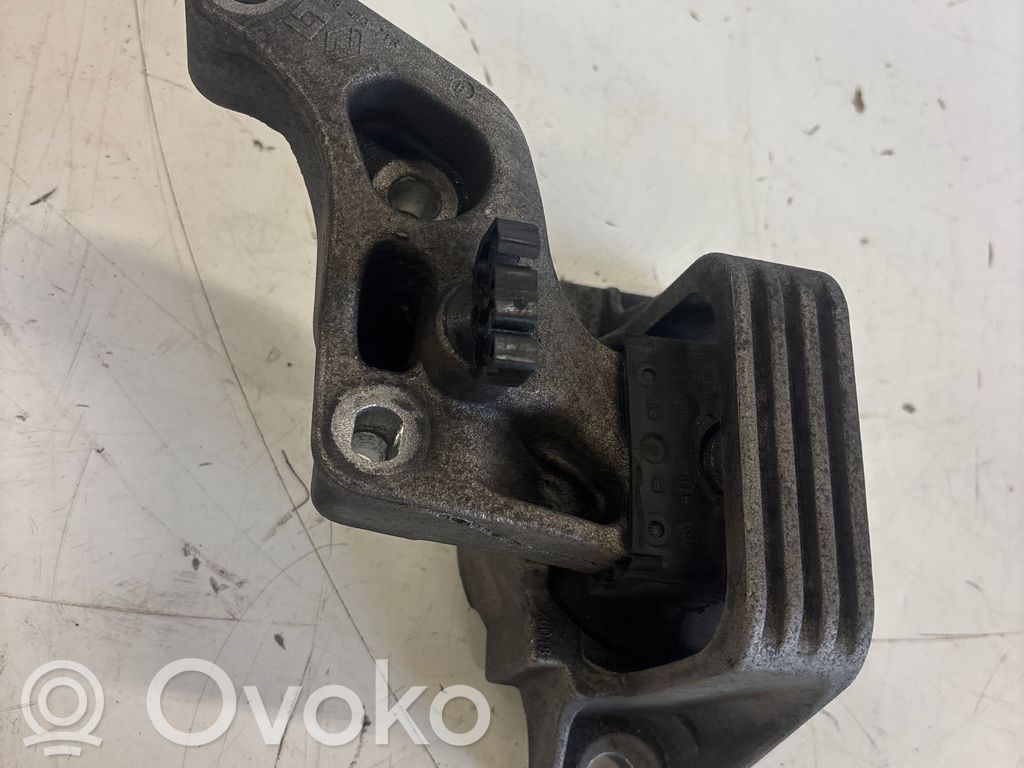 Renault Megane III Engine mount bracket 