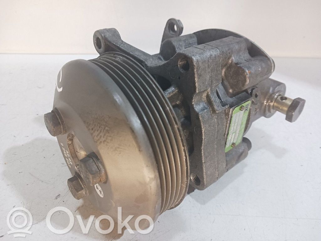 BMW 7 E38 Power steering pump 