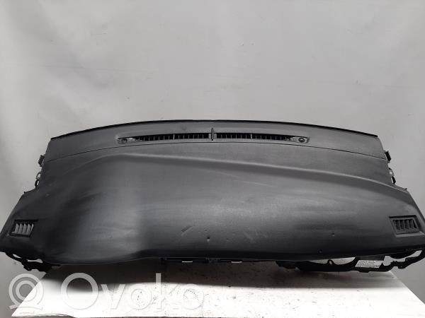 Toyota Auris E180 Panelė 