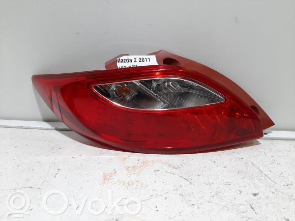 Tailgate rear/tail lights   D65151160