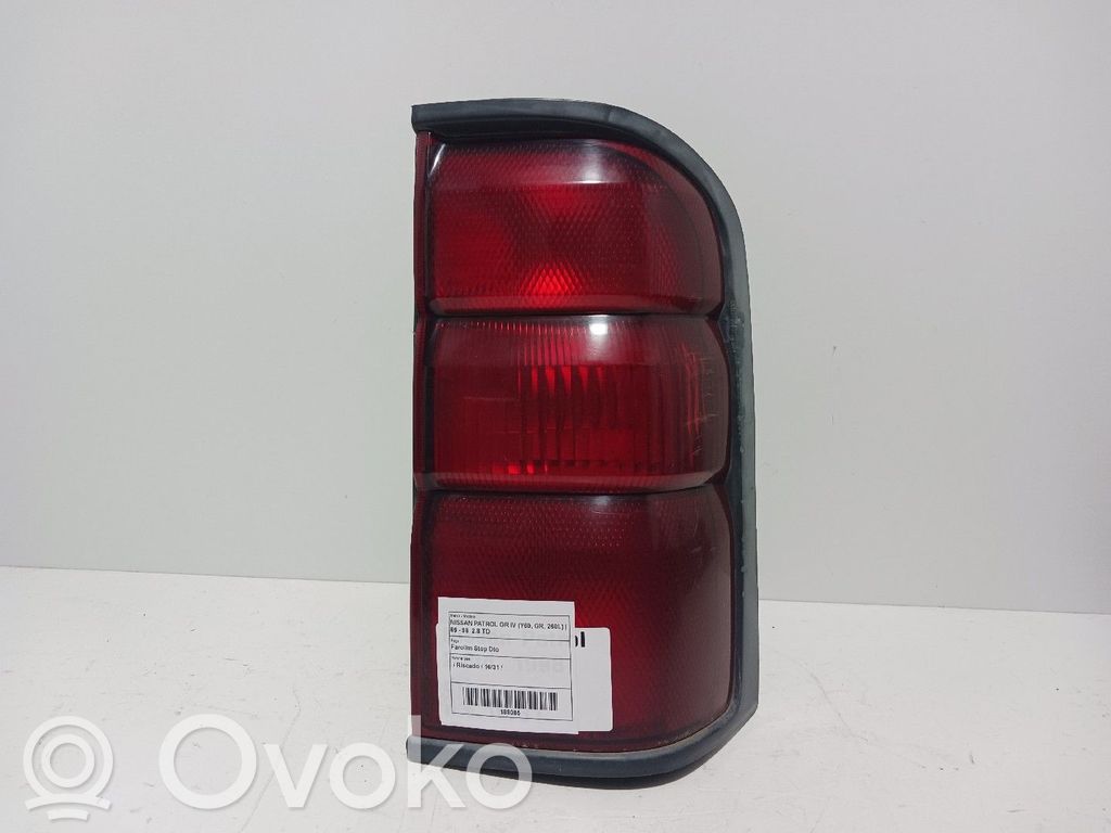 Nissan Patrol 260 Lampă spate în caroserie 