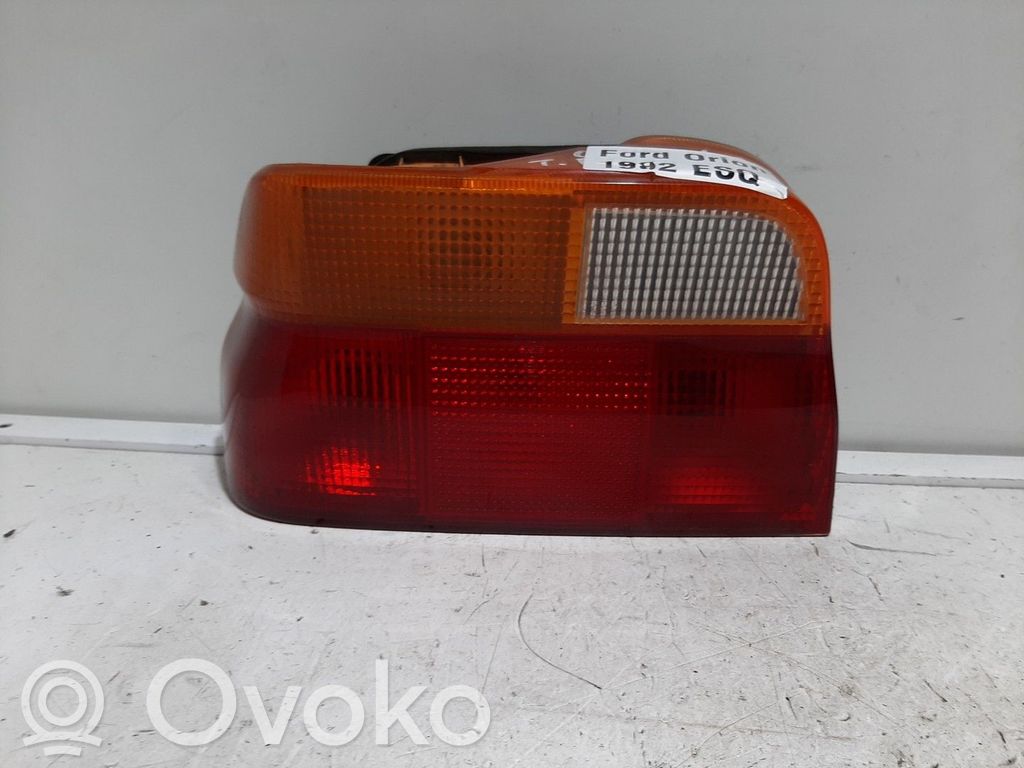 Tailgate rear/tail lights