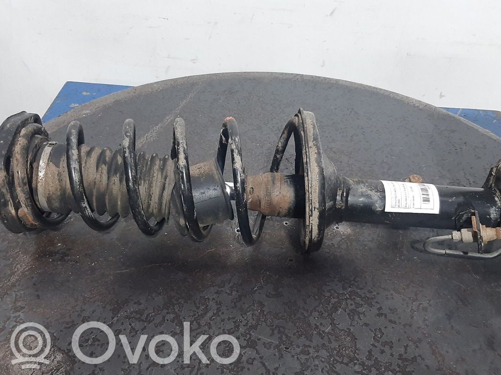 Toyota Corolla E90 Stoßdämpfer hinten 