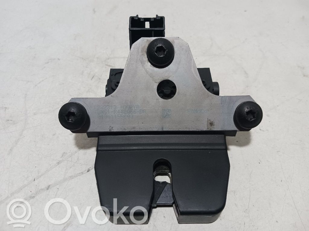 Tailgate exterior lock   8M51R442A66DA
