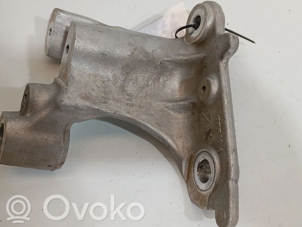 Holder (bracket)   548500910RB,DIREITO