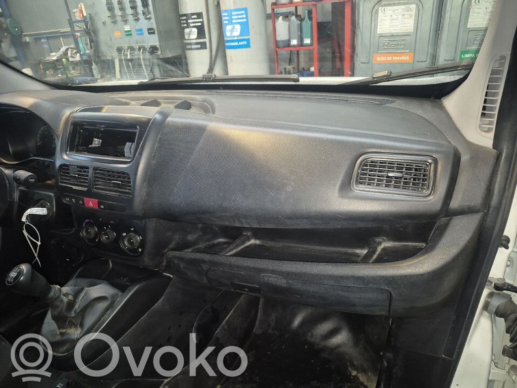 Opel Combo D Kojelauta 