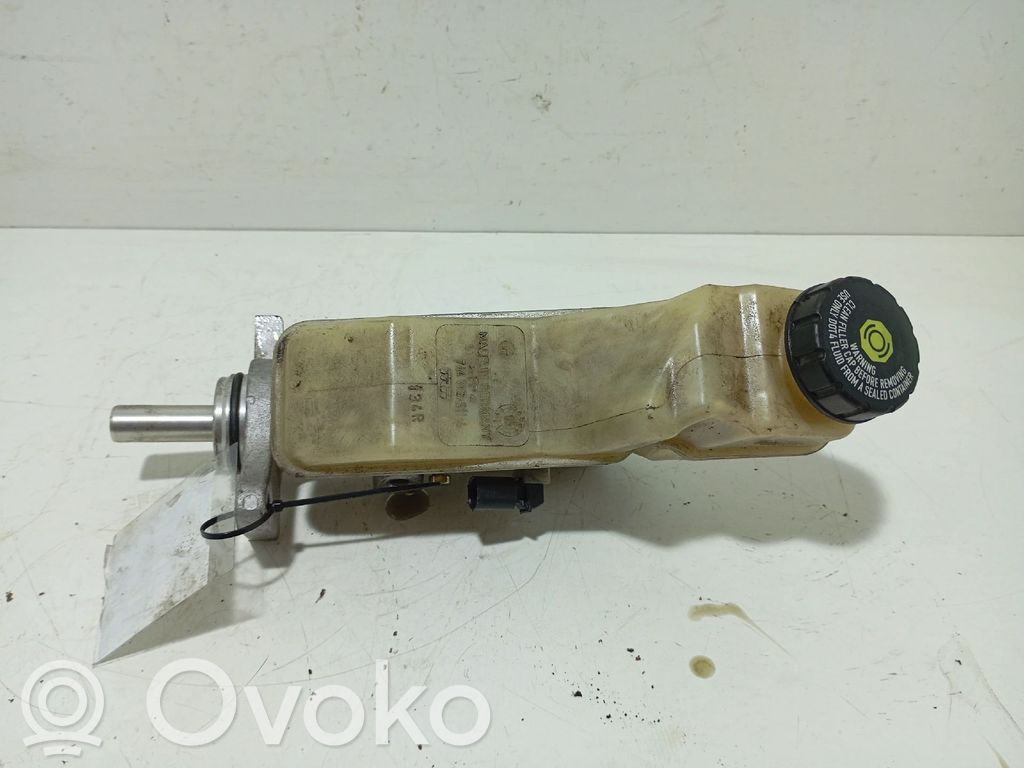 Toyota Corolla E120 E130 Galvenais bremžu cilindrs 