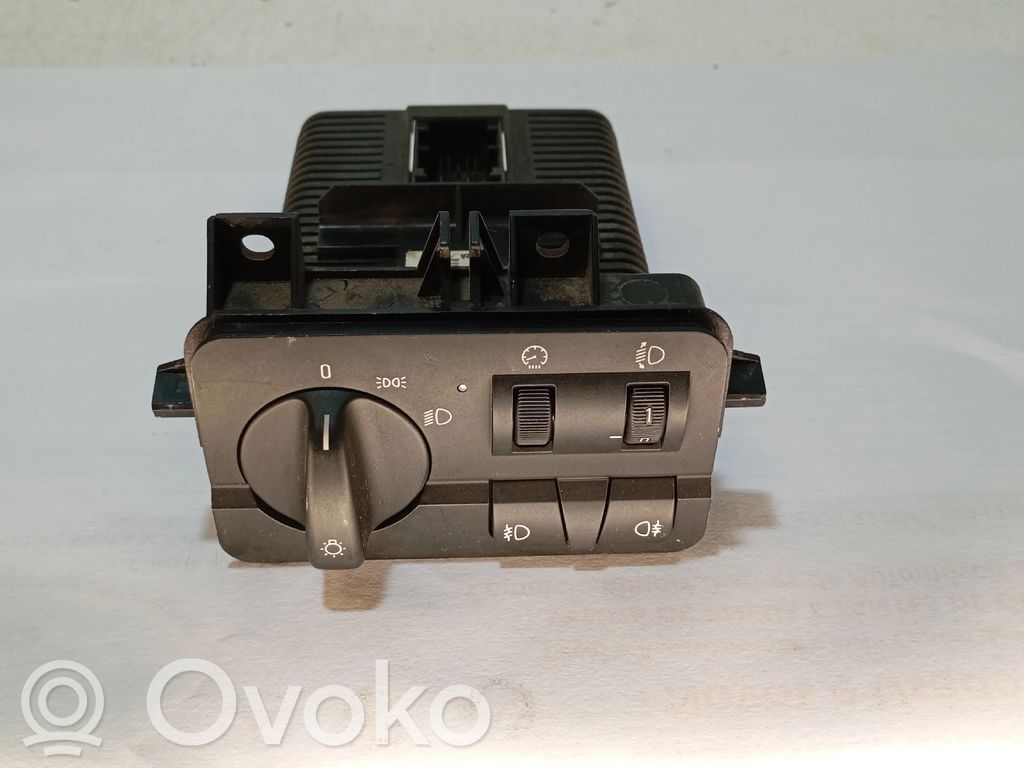 Light switch   6936831