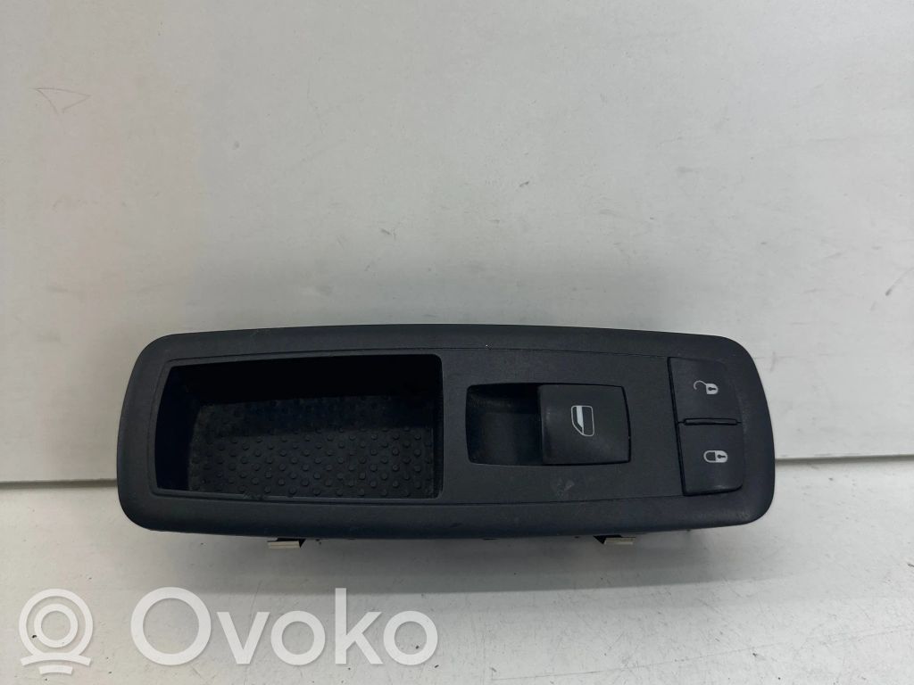 Dodge Nitro Electric window control switch 