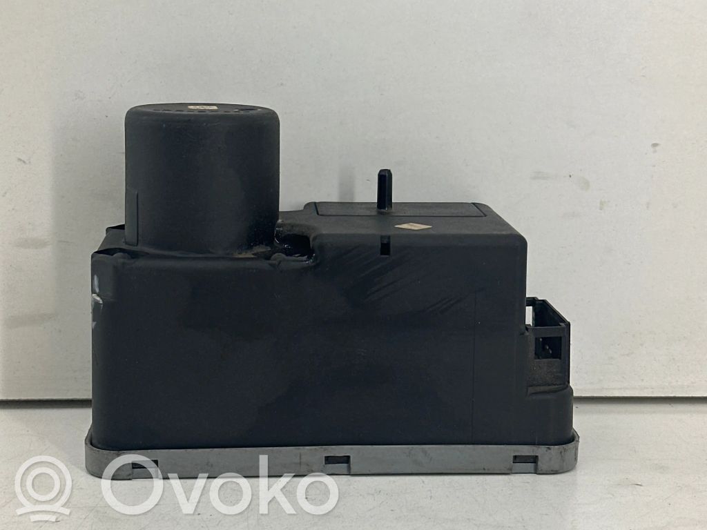 Volkswagen PASSAT B3 Pompa podciśnienia / Vacum 