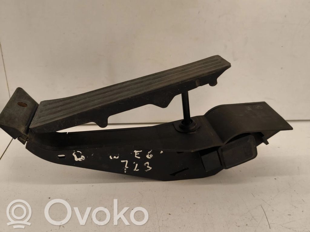 Accelerator throttle pedal   6766930,061103,25946010