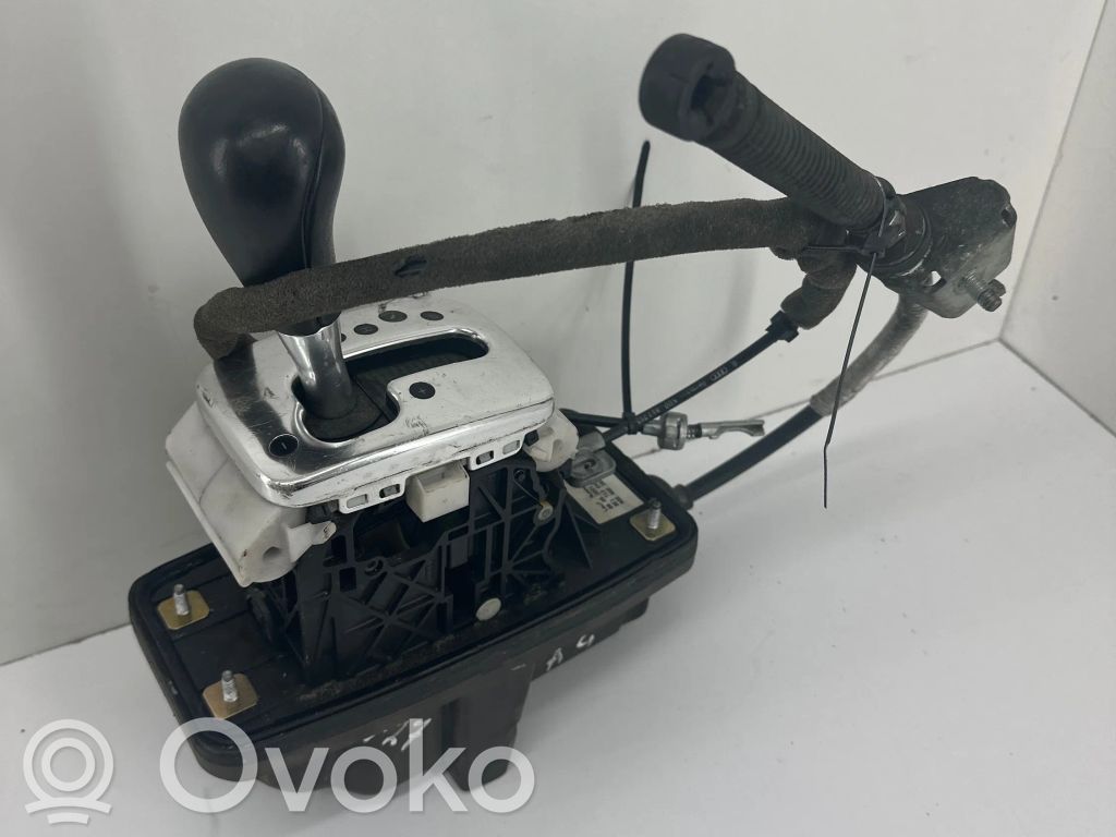 Audi A4 S4 B6 8E 8H Pavarų perjungimo mechanizmas (kulisa) 
