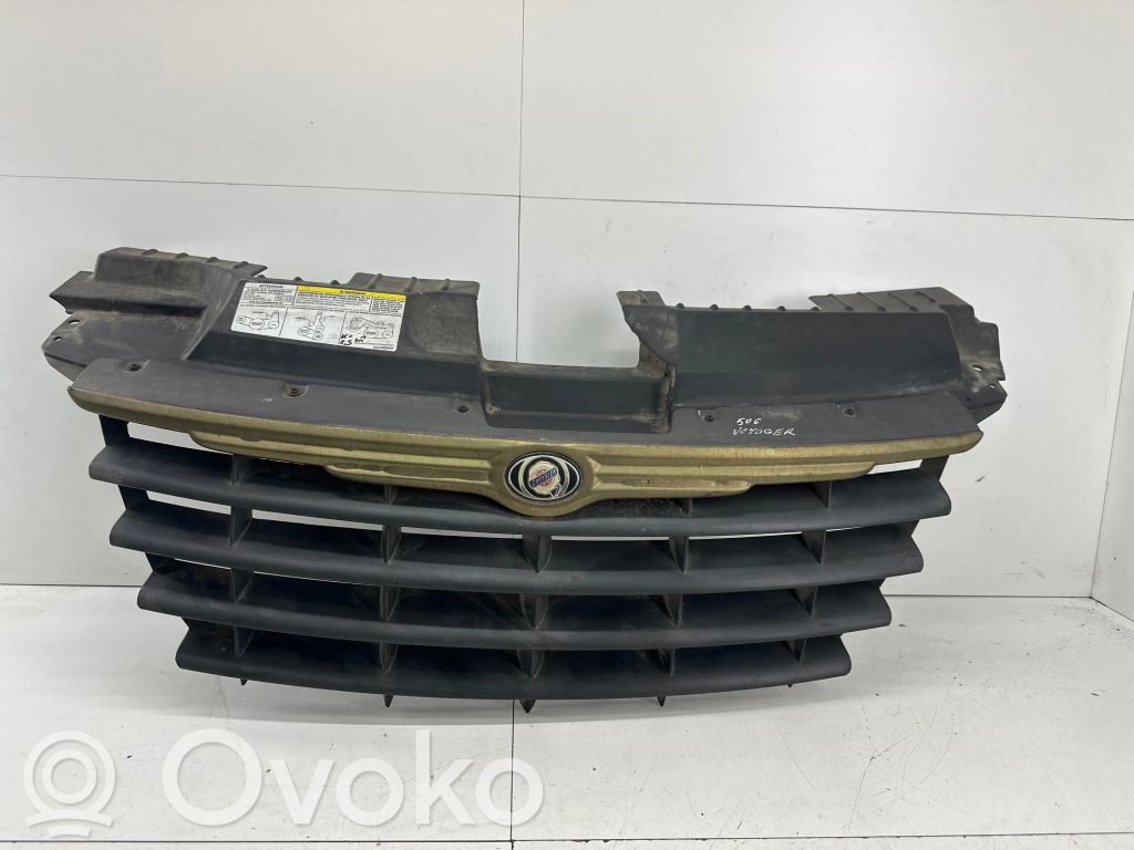 Chrysler Voyager Front bumper upper radiator grill 