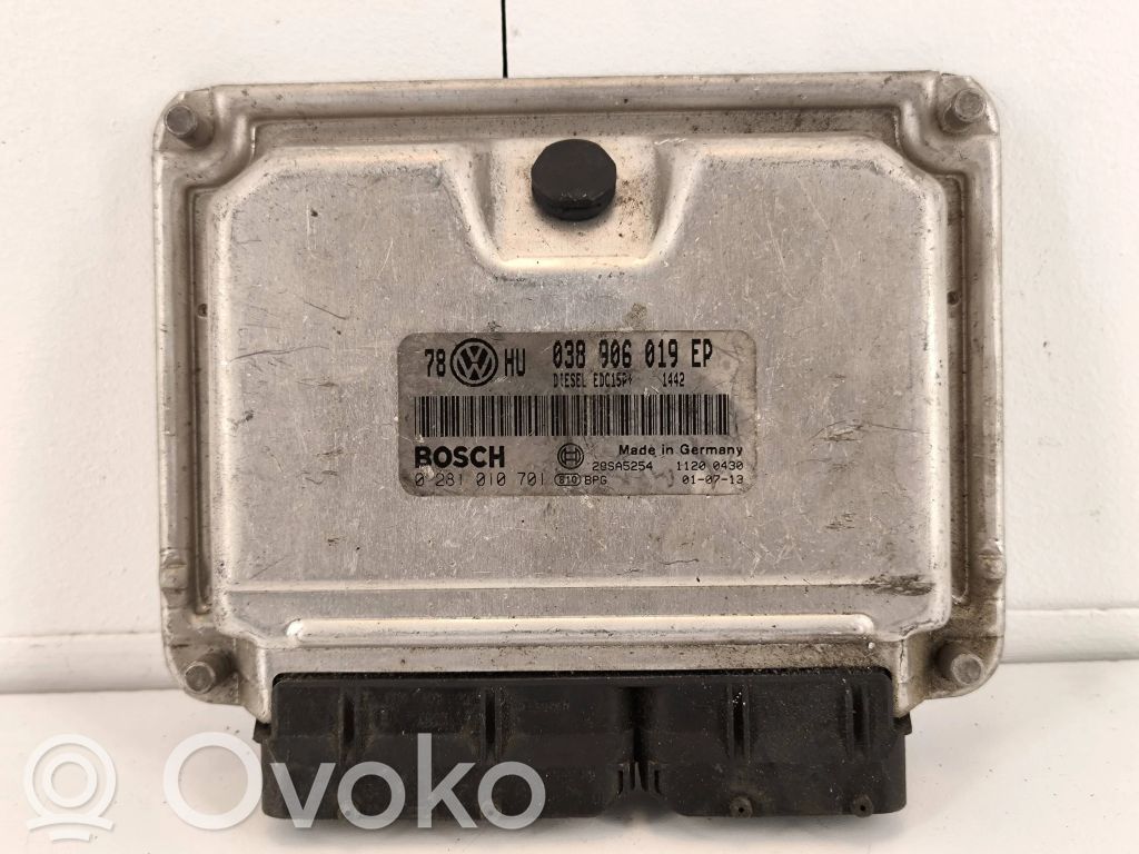 Volkswagen PASSAT B5 Engine control unit/module 