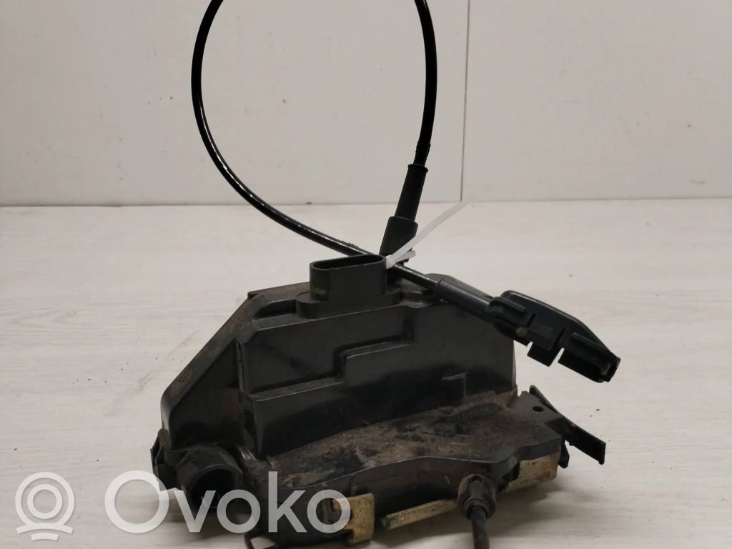 Renault Megane II Priekšpusē slēdzene 