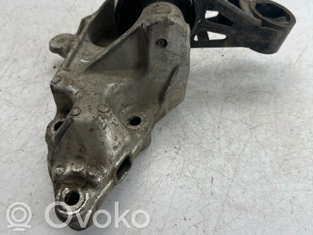 Peugeot 807 Engine mounting bracket 