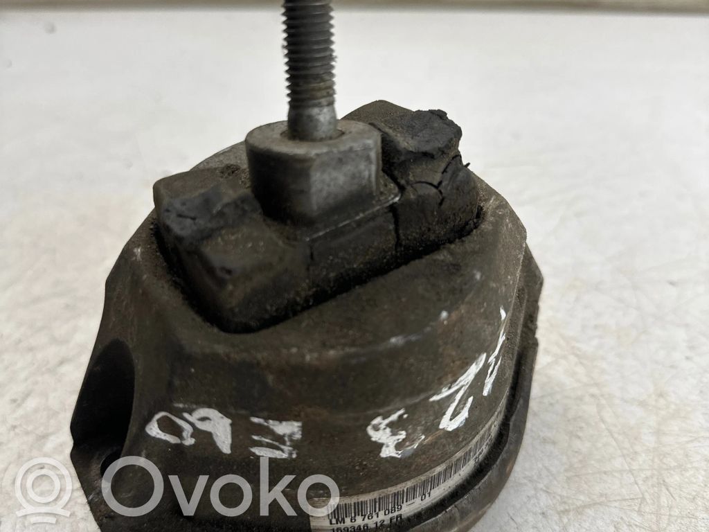BMW 5 E60 E61 Engine mount bracket 