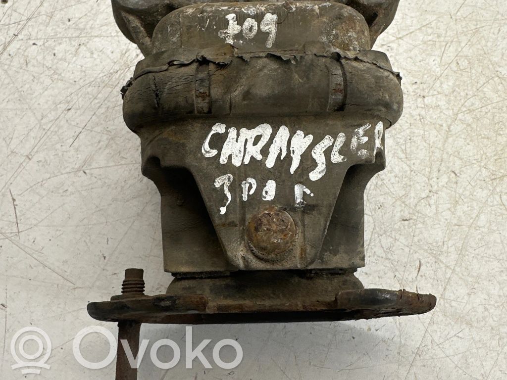 Chrysler 300 - 300C Engine mount bracket 