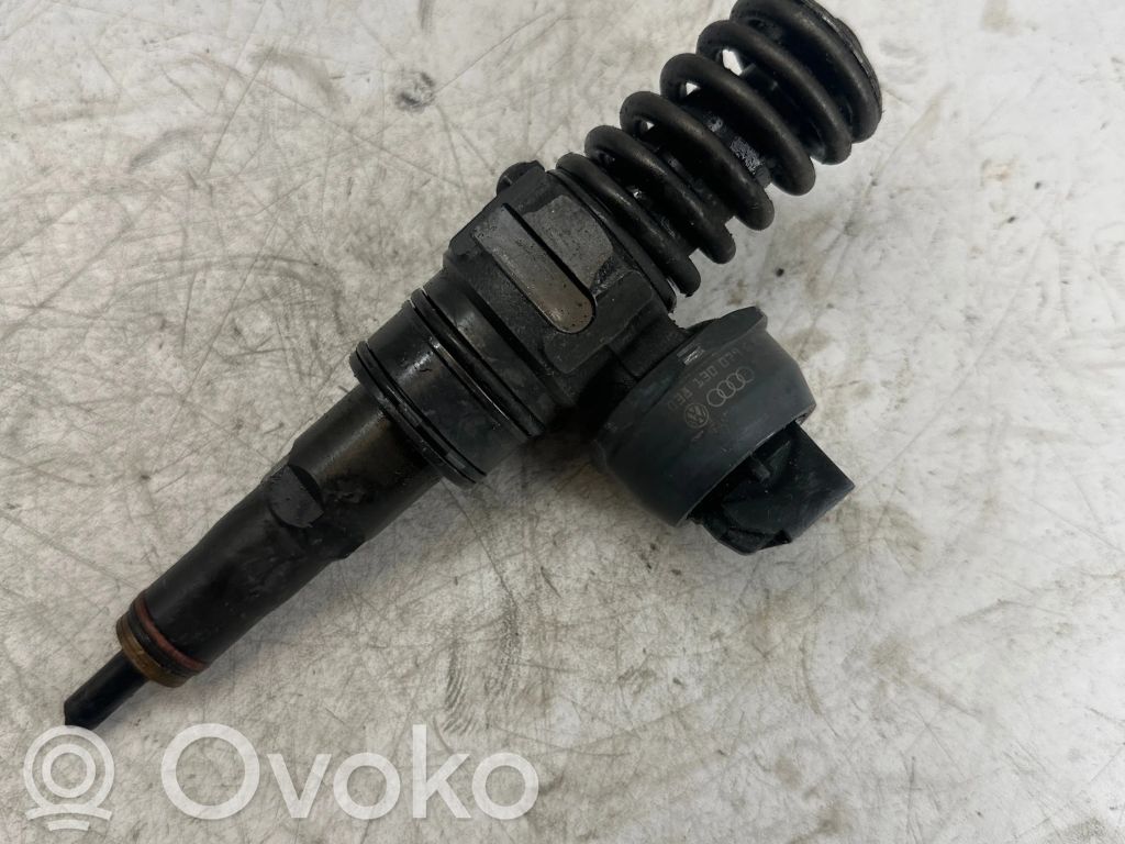Volkswagen Golf V Injektor Einspritzdüse 