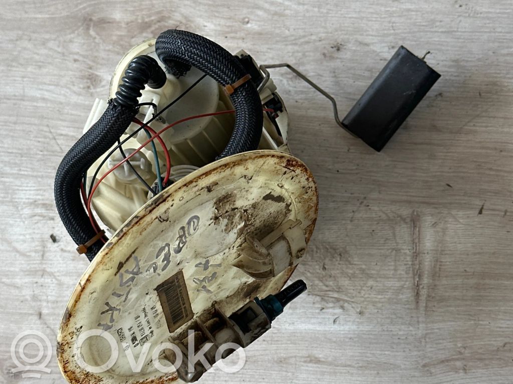 Opel Astra H Bomba interna de combustible 
