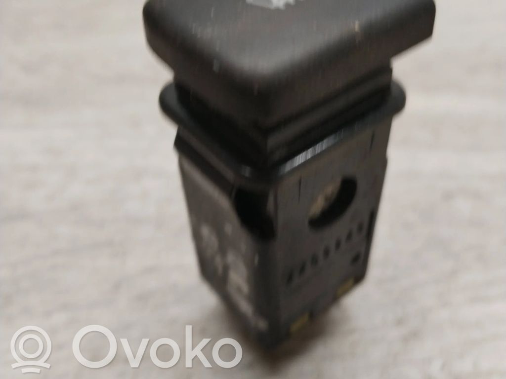 Saab 9-3 Ver1 Seat heating switch 