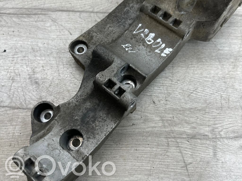 Volkswagen New Beetle Generator/alternator bracket 