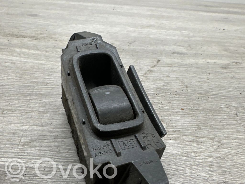 Subaru Legacy Electric window control switch 