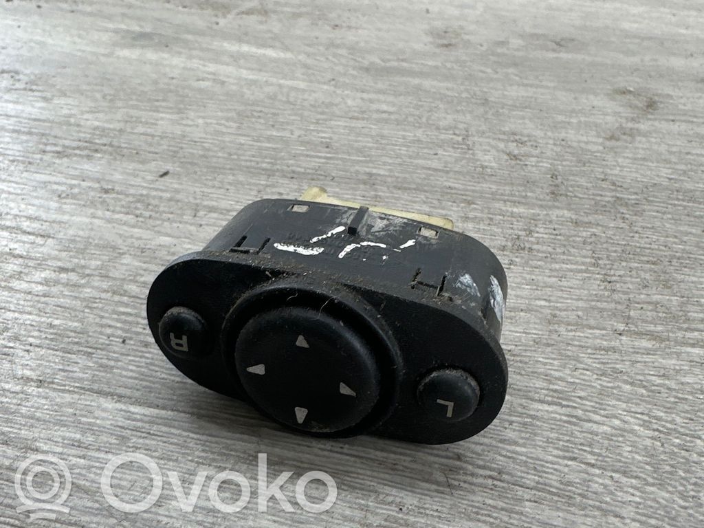 Chrysler PT Cruiser Wing mirror switch 