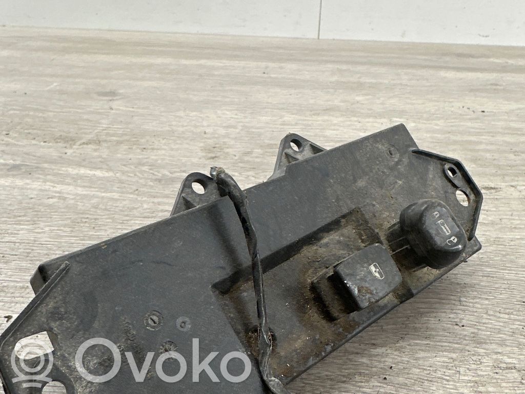 Chrysler Pacifica Electric window control switch 