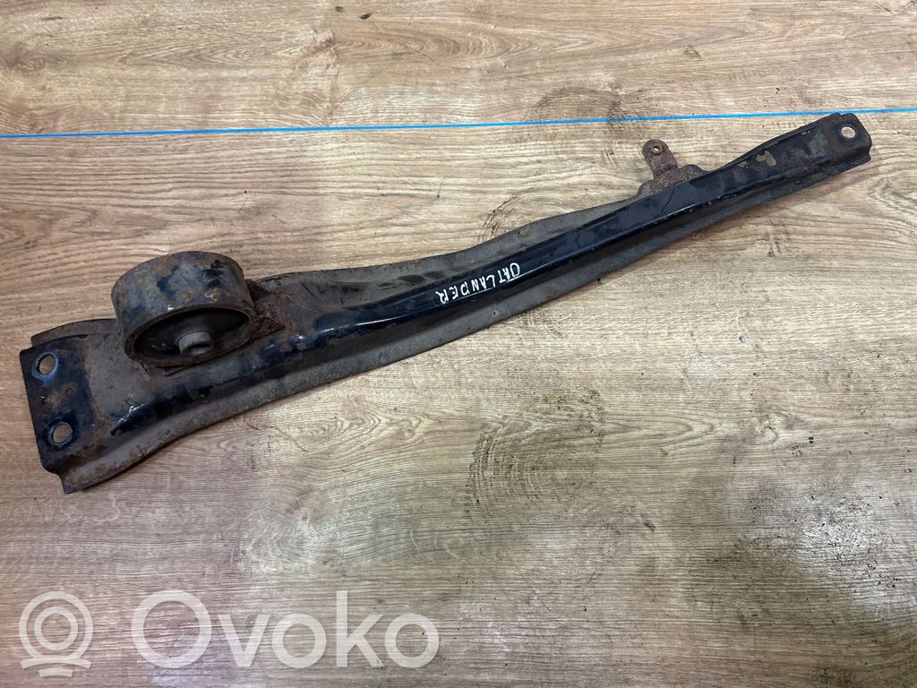 Mitsubishi Outlander Engine mount bracket 