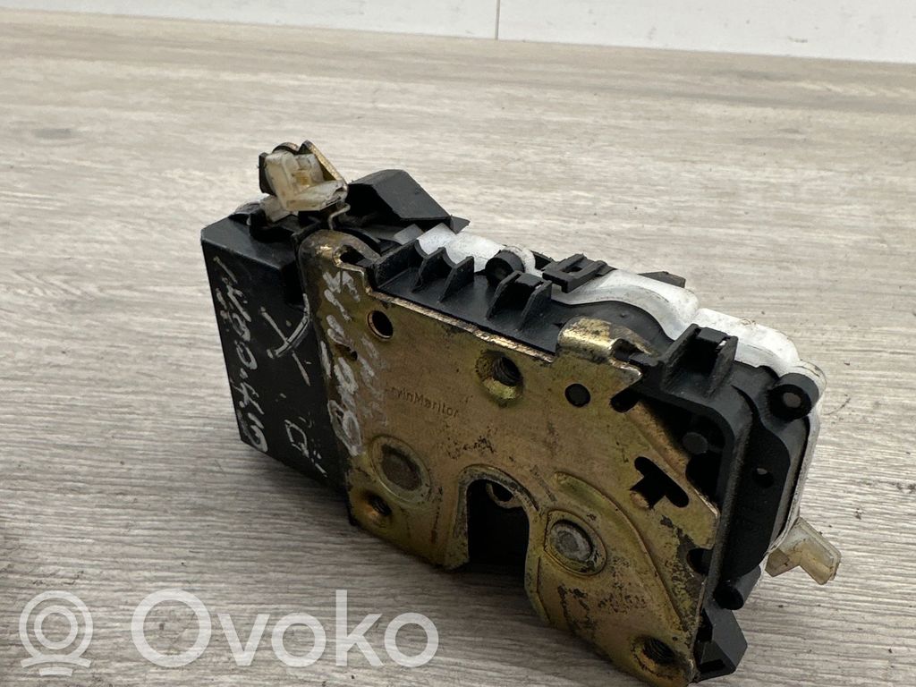 Tailgate/boot open switch button   0713209