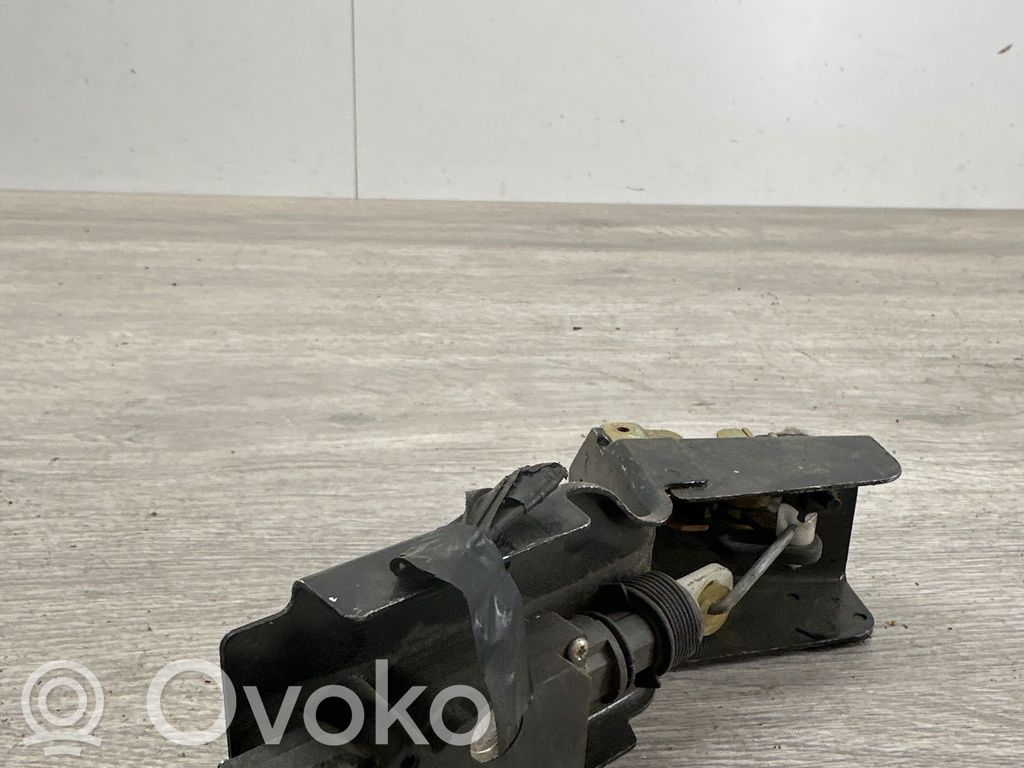 Tailgate window lock/catch/latch   A00177