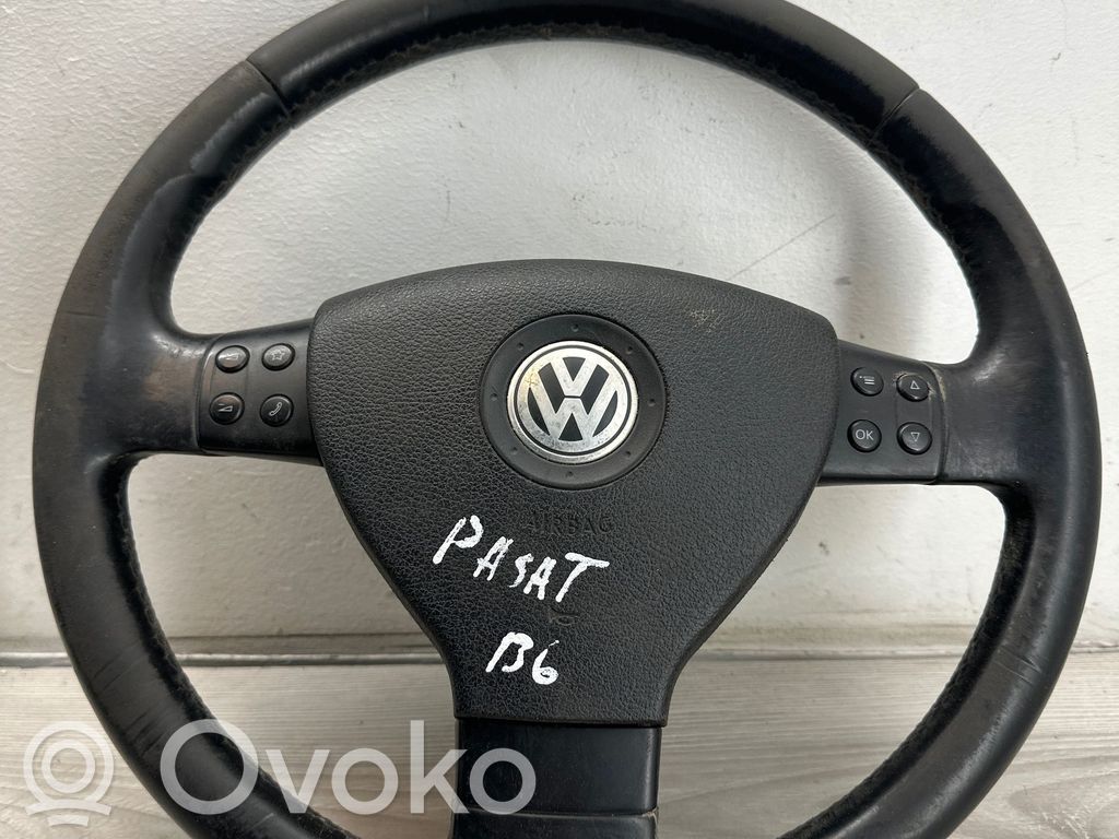 Volkswagen PASSAT B6 Kierownica 