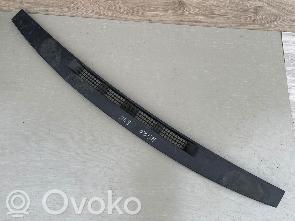 Dodge Nitro Panel trim 