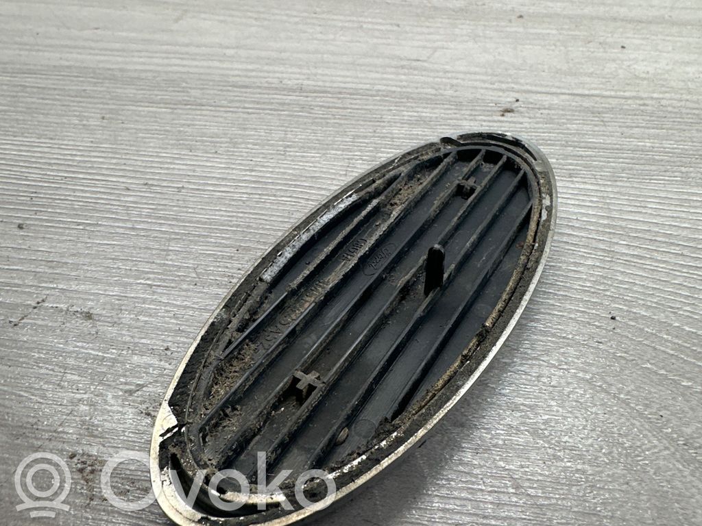 Ford Focus Siglă fabricant/emblemă 