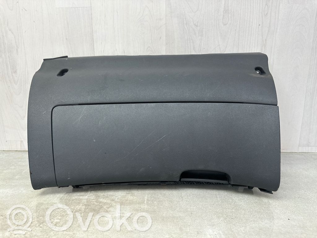 Skoda Octavia Mk2 (1Z) Schowek deski rozdzielczej 
