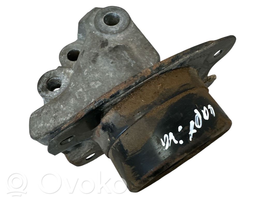 Chevrolet Captiva Engine mount bracket 