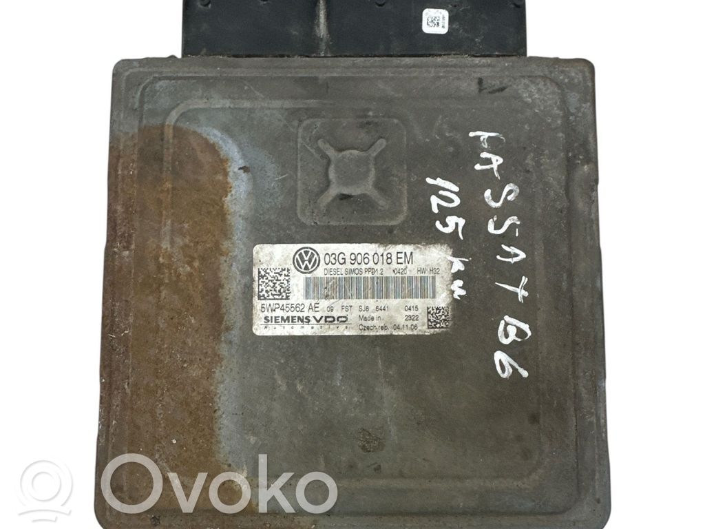 Volkswagen PASSAT B6 Engine control unit/module 