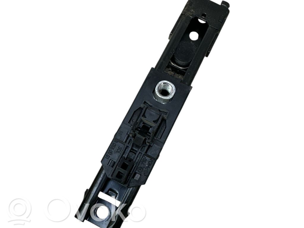 Skoda Octavia Mk2 (1Z) Seat belt adjustment rail 