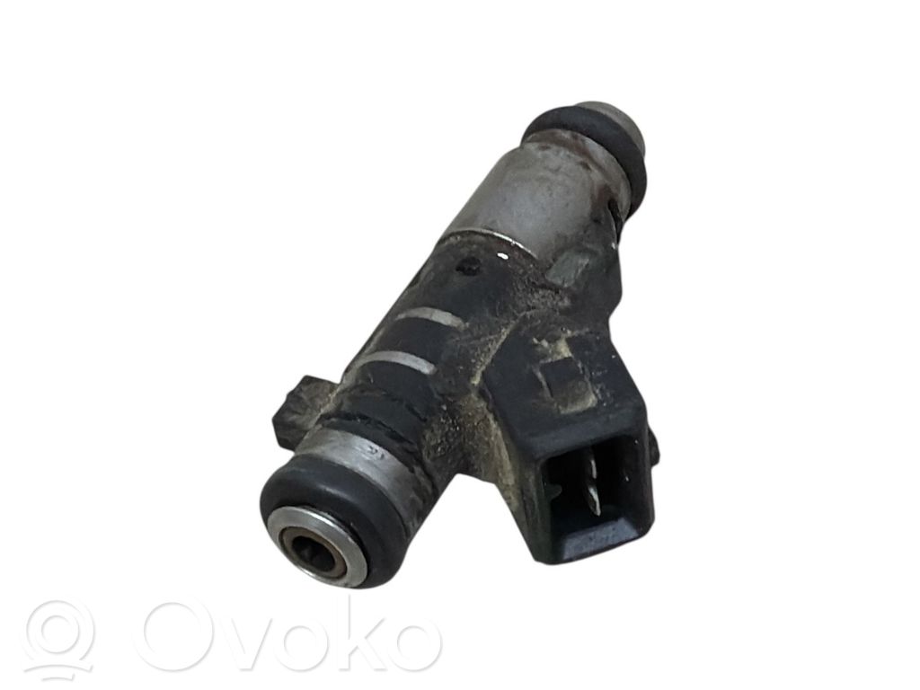 Inyector de combustible