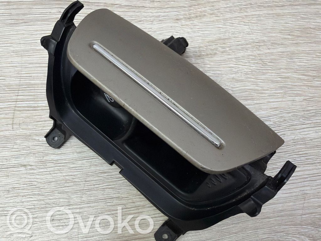 Citroen C5 Aschenbecher vorne 