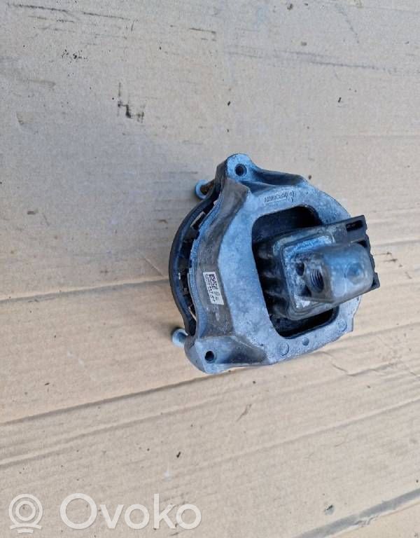 BMW 5 G30 G31 G38 Engine mount bracket 