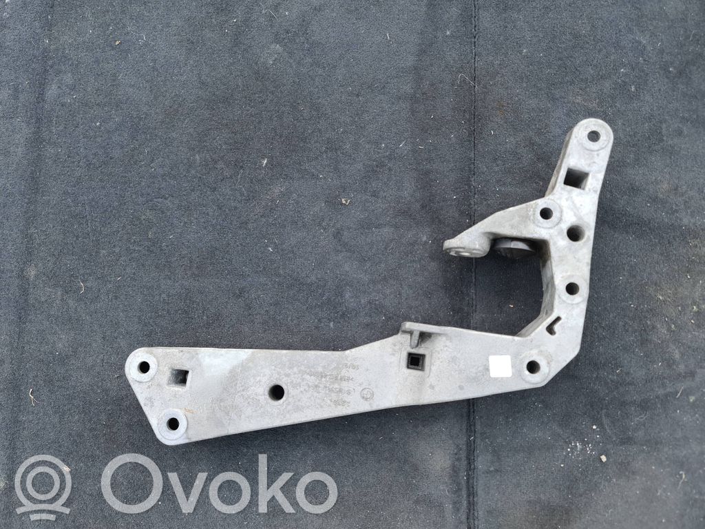 BMW 5 G30 G31 G38 Gearbox mounting bracket 