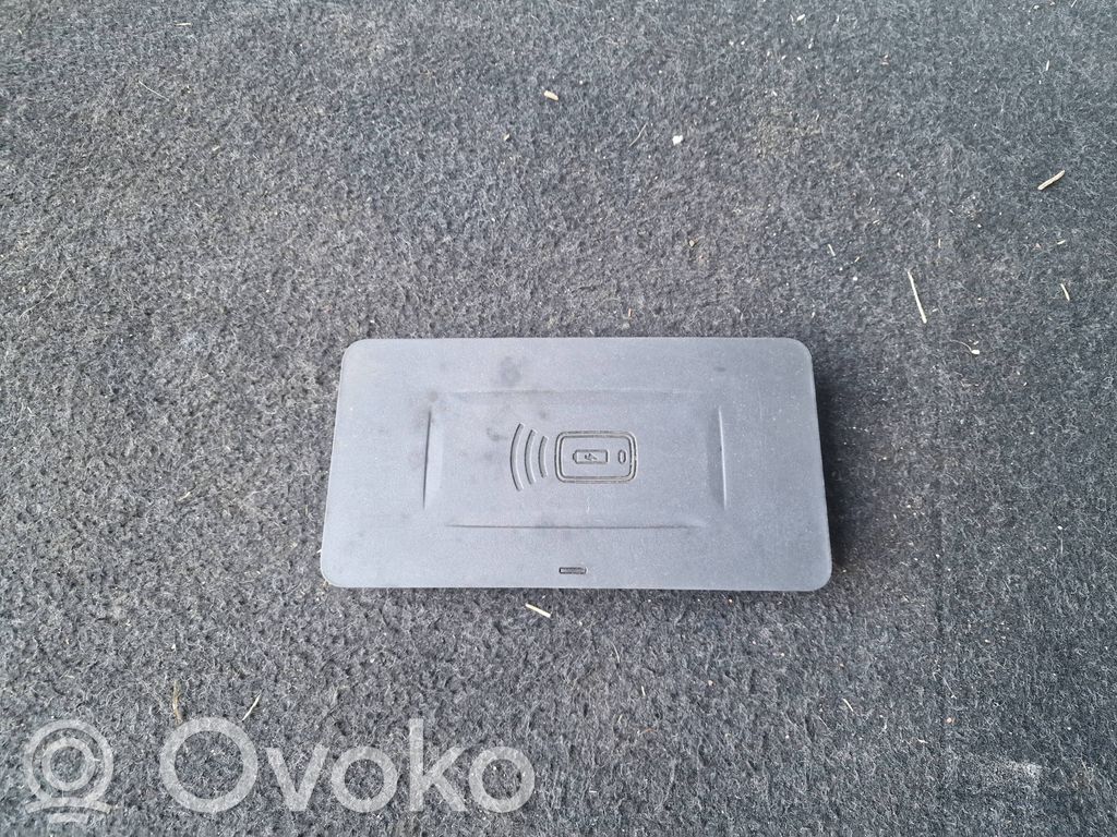 BMW X7 G07 Wireless charging module 