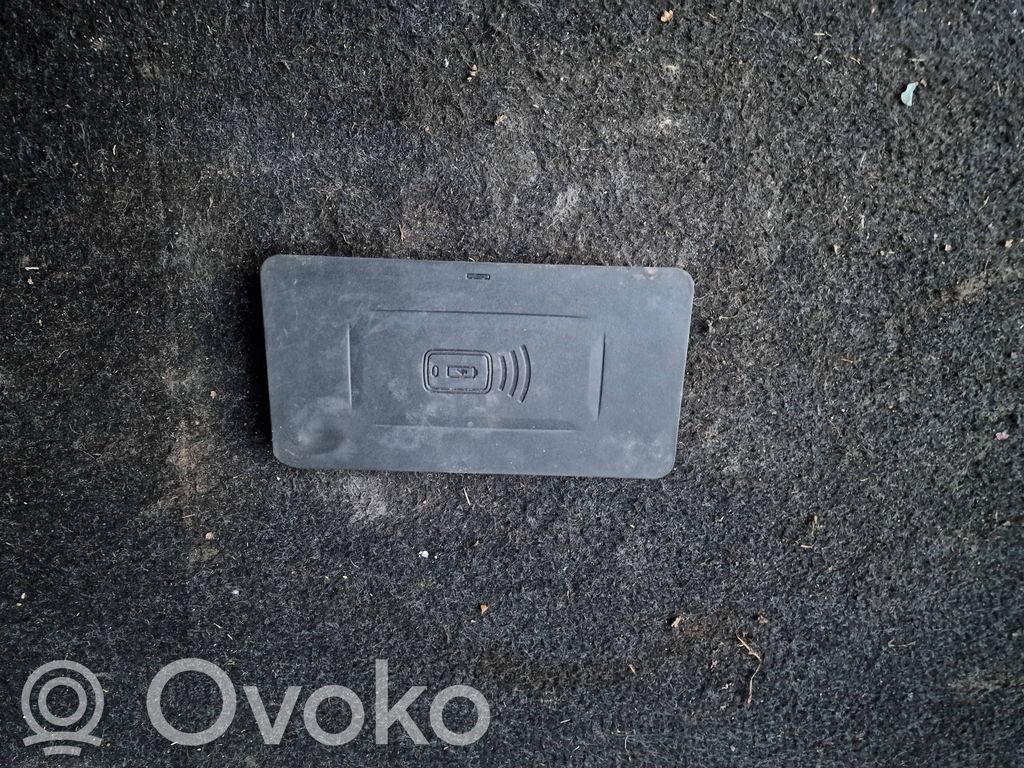 BMW X7 G07 Wireless charging module 