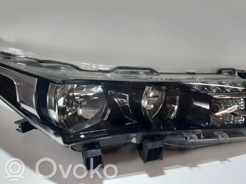 Toyota Corolla E160 E170 Scheinwerfer 